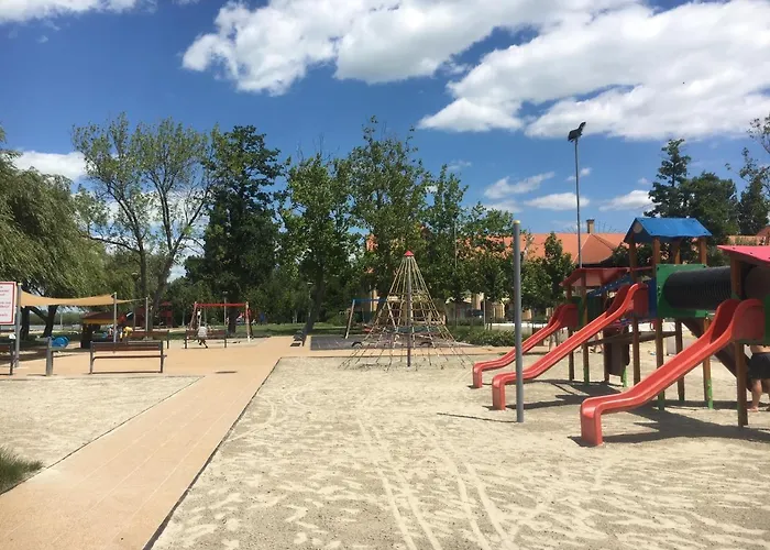 Fonyod Beach Apartment شقة