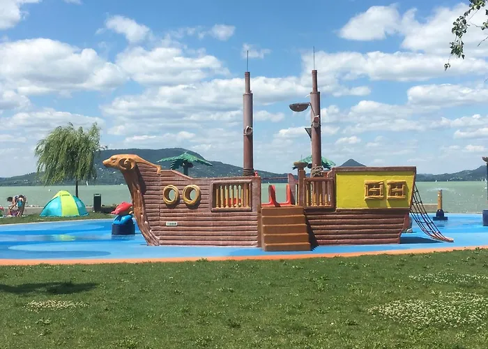 Fonyod Beach Apartment شقة *